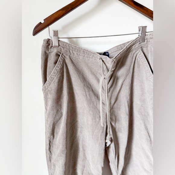 Hollister Adjustable Rise Parachute Baggy Corduroy Pants - Picture 5 of 9